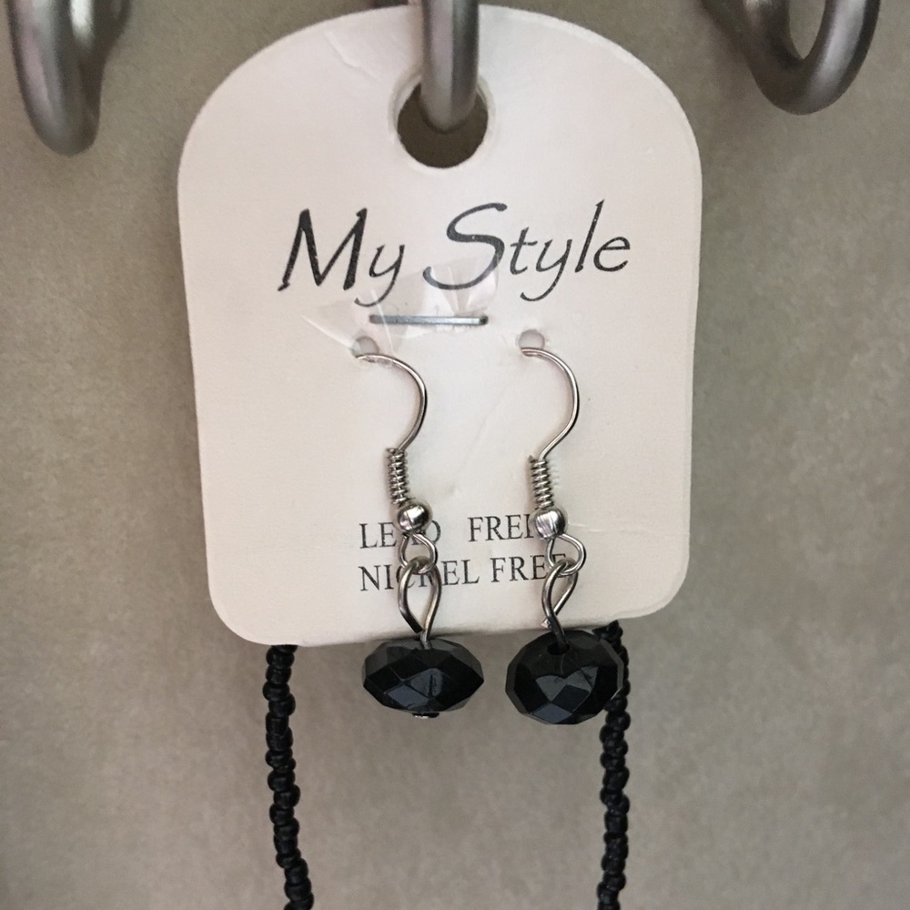 Necklace and ear rings